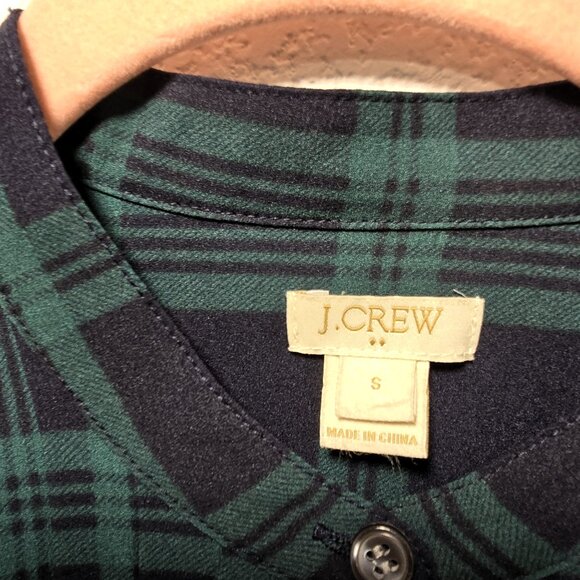 J.Crew Factory Women’s Navy Green Plaid Pleated Front Button Down Shirt Size S - Picture 9 of 9